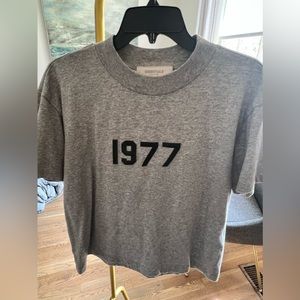 Essentials Fear of God tshirt